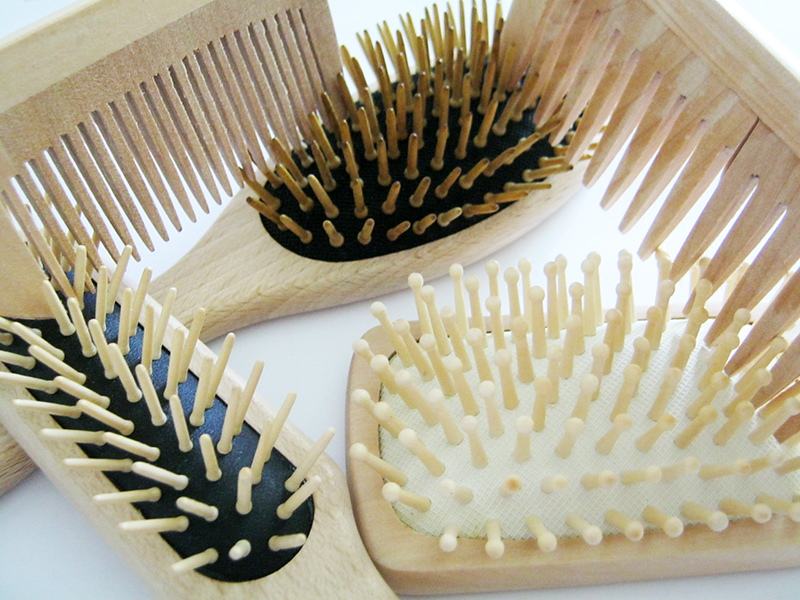 fattura spazzole e pettini in legno